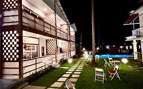 White Turtle Hotel